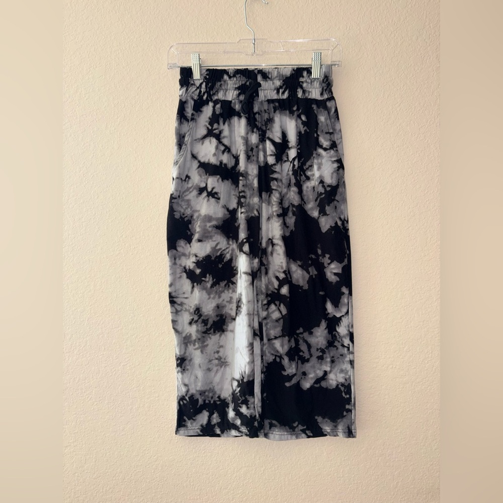 Real Essentials Black and White Tie-Dye Flowy Pants